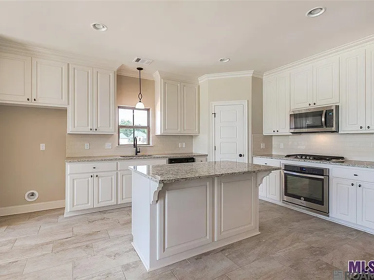10365 Grand Plaza Dr — Photo 4