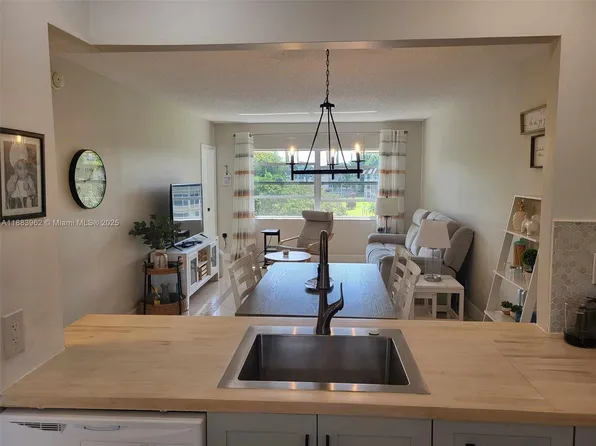 4700 NW 35th St APT 610, Fort Lauderdale, FL 33319