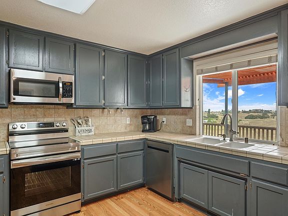 2nd image of 2915 Coyote Ct