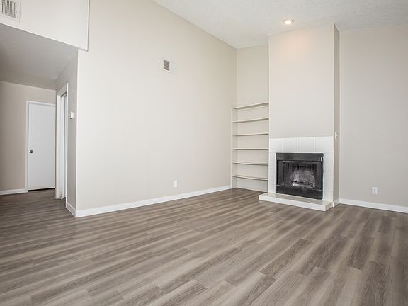 5th image of 2101 N Evergreen St #2052S