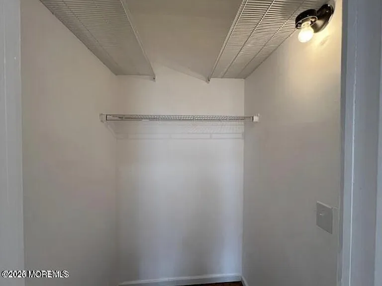 24 Bay Ave #5 — Photo 7