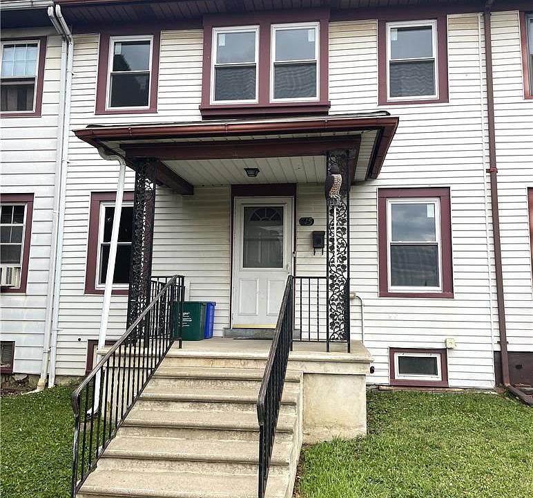 1st image of 715 Wood St