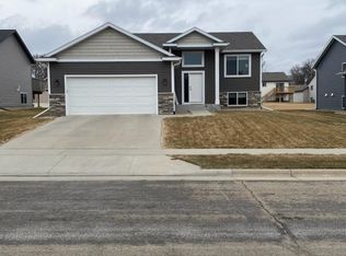 6921 Gaillardia Dr NW, Rochester, MN 55901