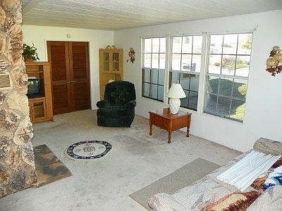 3rd image of 323 Kaseberg Dr