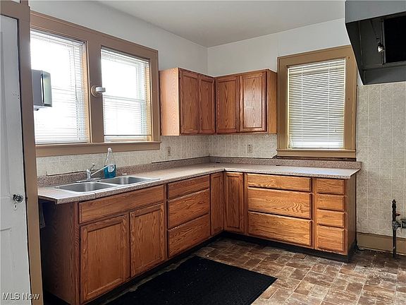 2nd image of 4125 Station Ave #4129