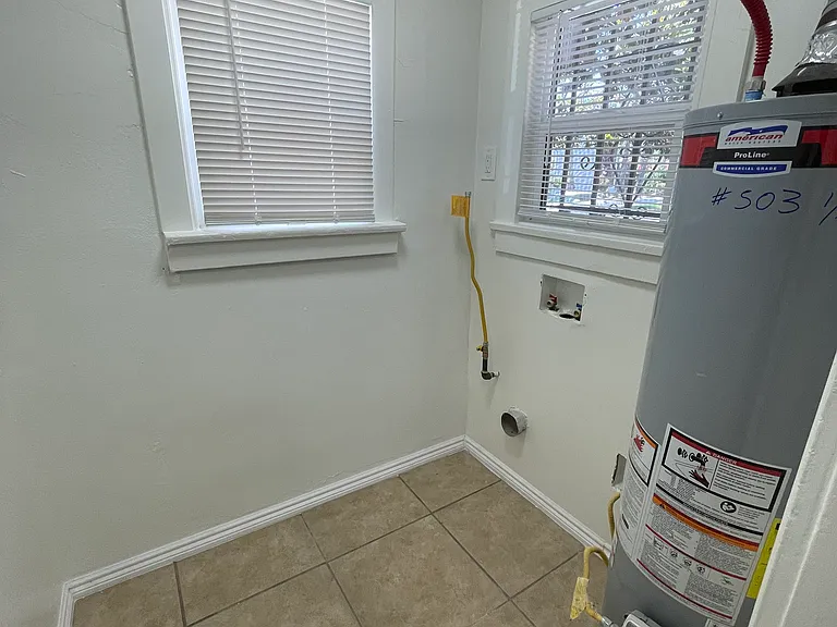 5217 Lexington Ave — Photo 16