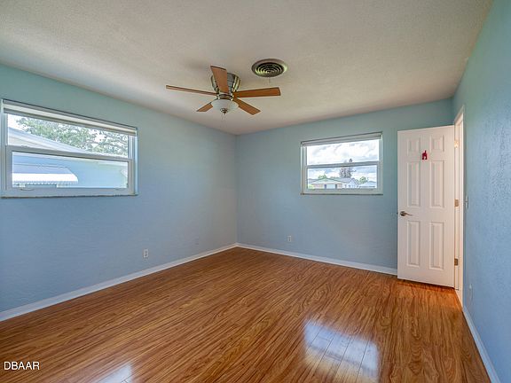 4th image of 132 Dawn Dr