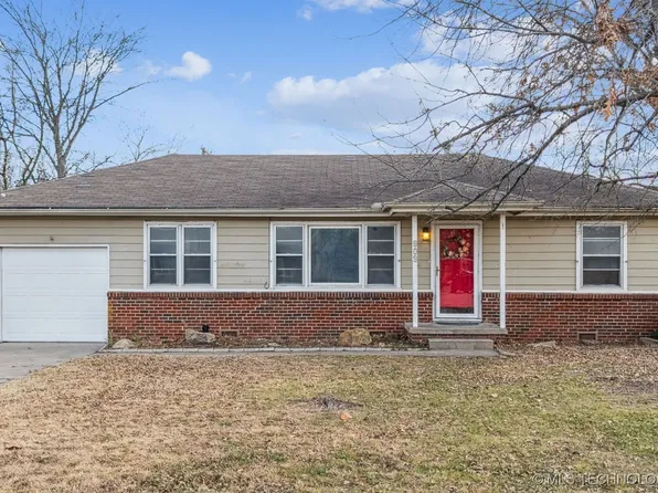 809 N Main St, Broken Arrow, OK 74012