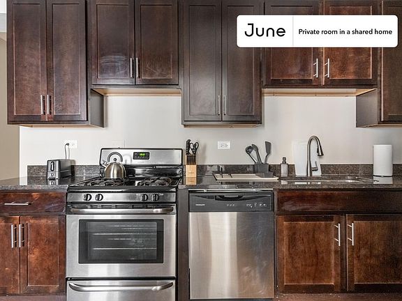 5th image of 3304 W Armitage Ave #B