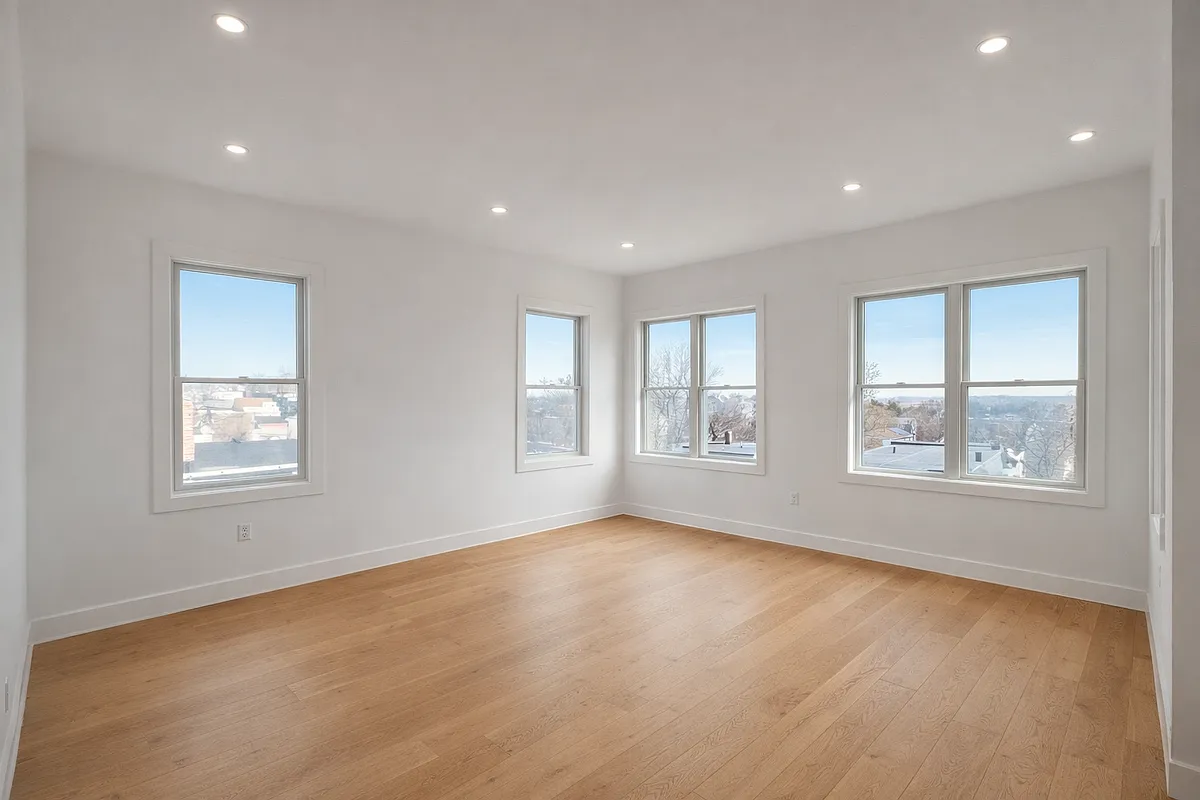 Building Photo - 531 Bennington St #2