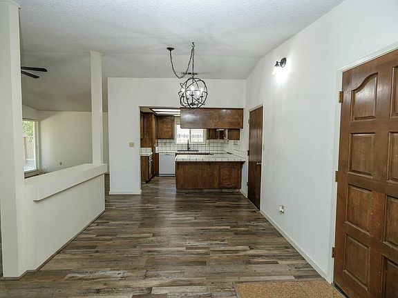 4th image of 3161 Linfield Ct