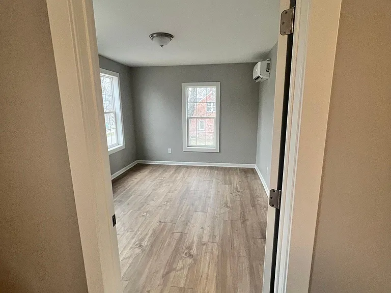 71 Moull St #5 — Photo 12