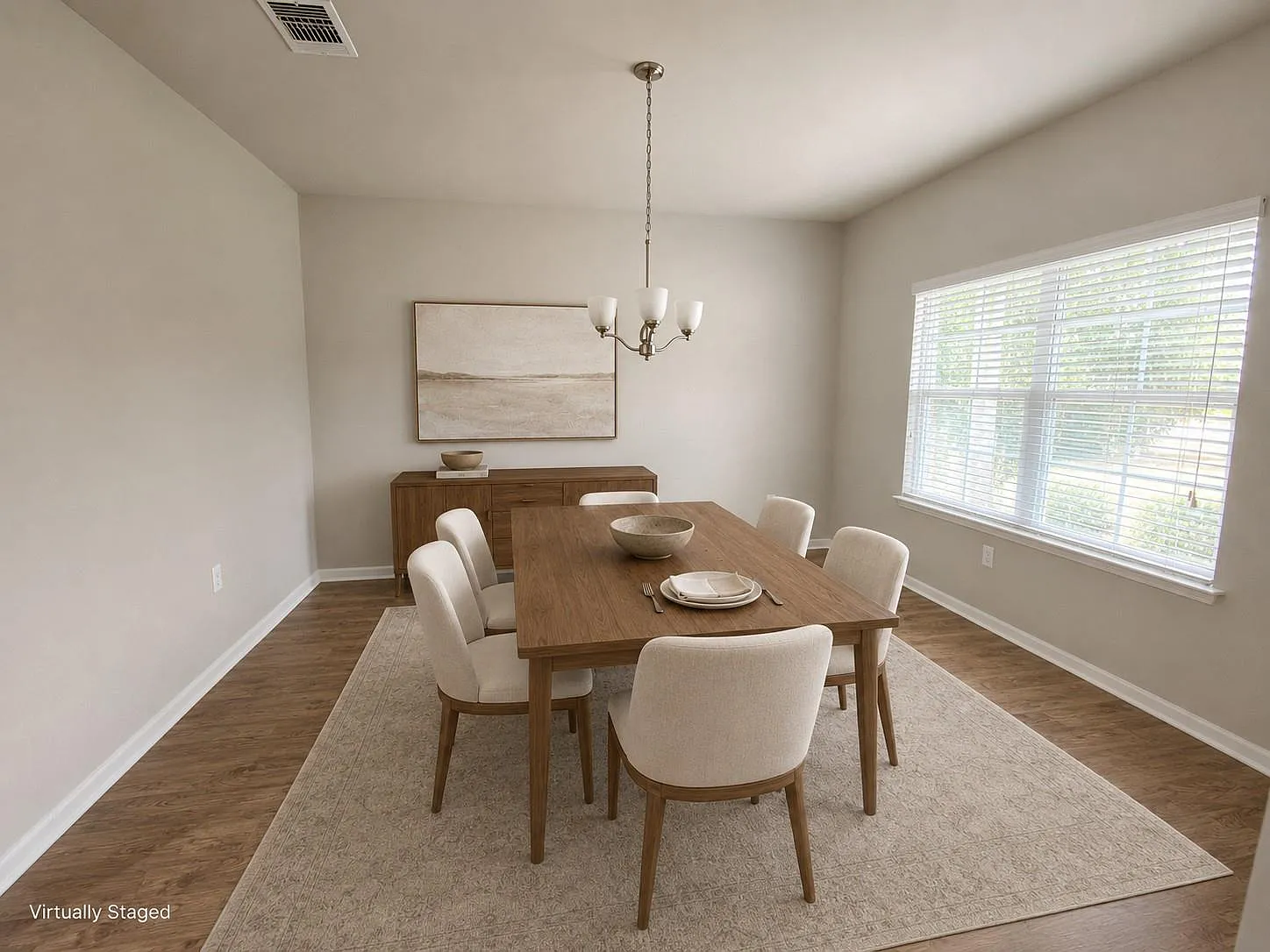 4 bed, 2.5 bath, 2520 sqft, $2,395 — Photo 4