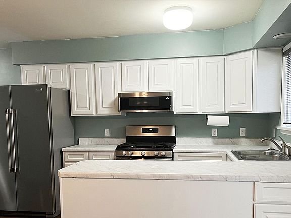 3rd image of 856 Galen Dr