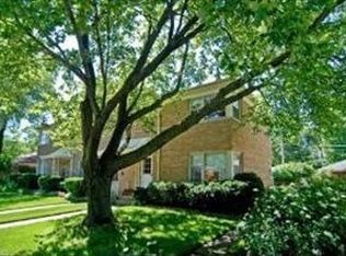 3246 Central St, Evanston, IL 60201