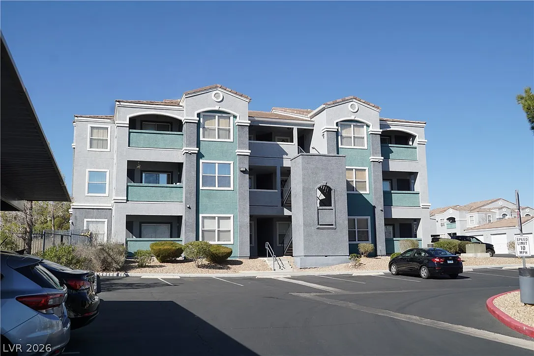 2 bed, 2.0 bath, 1028 sqft, $1,275 — Photo 1