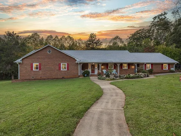 120 Buckhaven Ct, Rural Hall, NC 27045