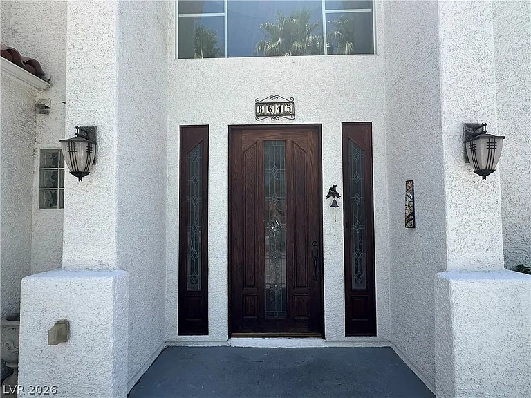 8645 Robinson Ridge Dr — Photo 3