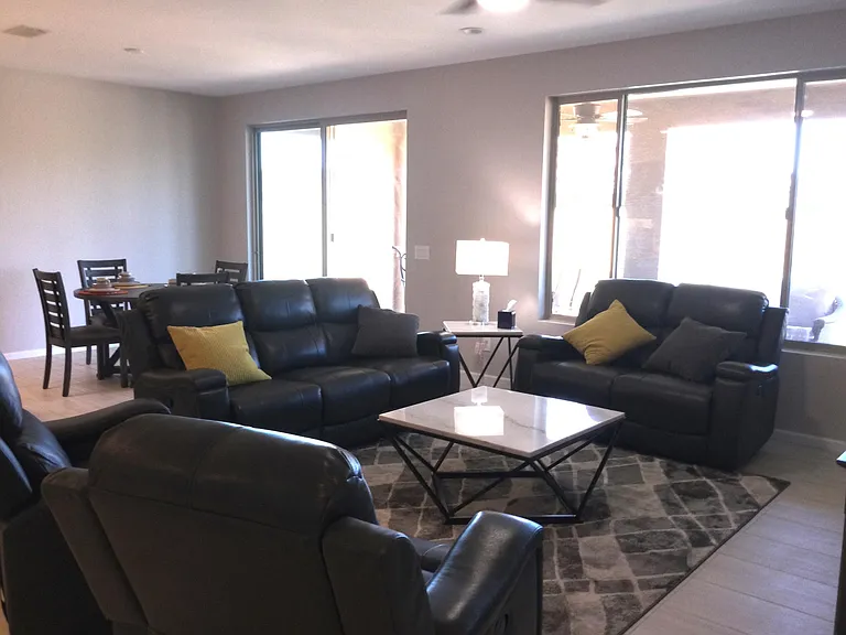 4400 W Ruby Dr — Photo 3