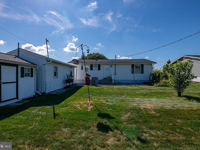 29 Maywood Ave — Photo 10