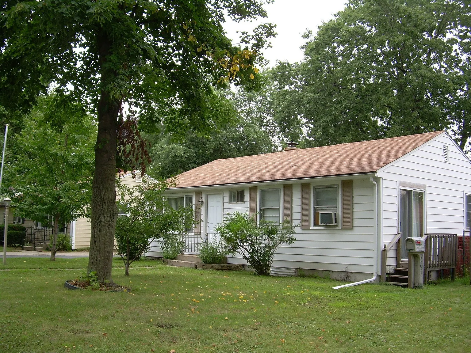 225 Kansas St photo 1