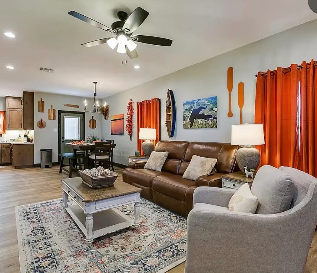 2 bed, 2.5 bath, 1223 sqft, $2,300 — Photo 2