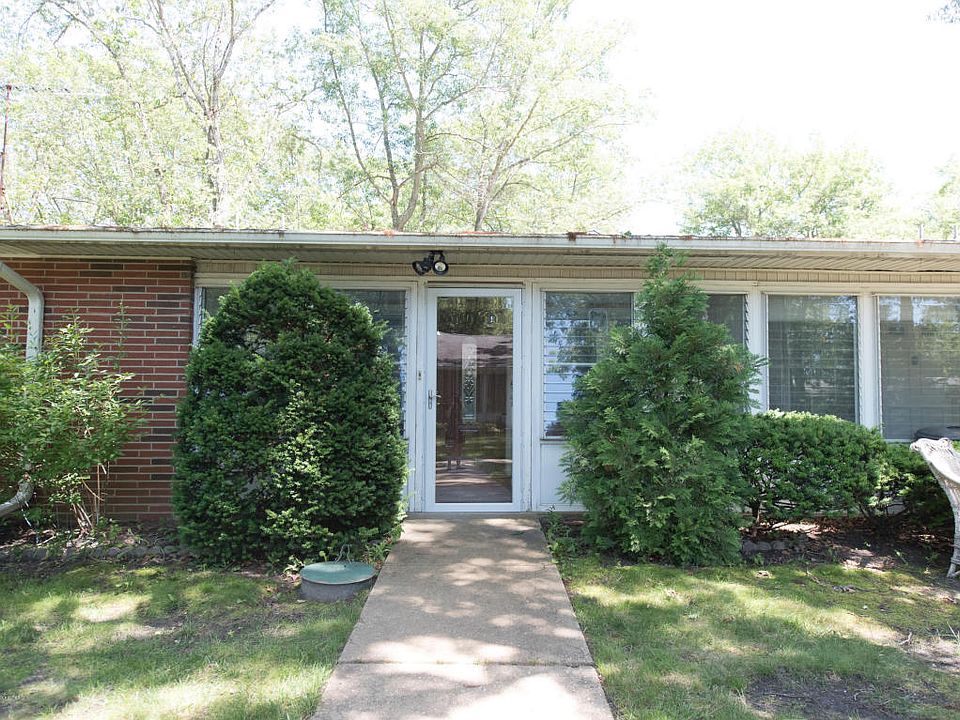 1st image of 138B Farrington Ct #100B