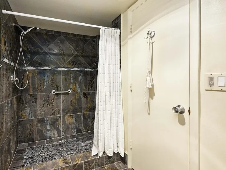 9531 Seagrape Dr #406 — Photo 7