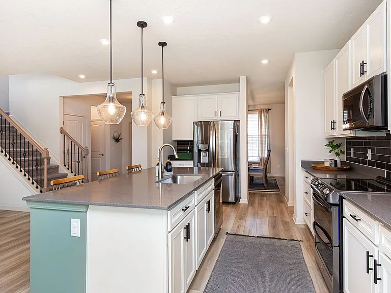 6787 Oakcrest Dr — Photo 35