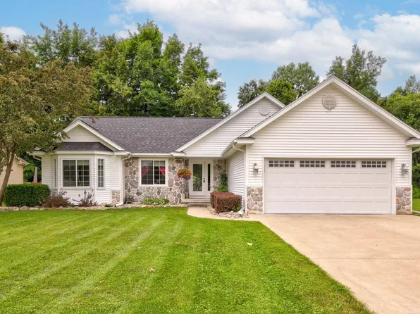 11315 Grand Oaks Dr, Clio, MI 48420