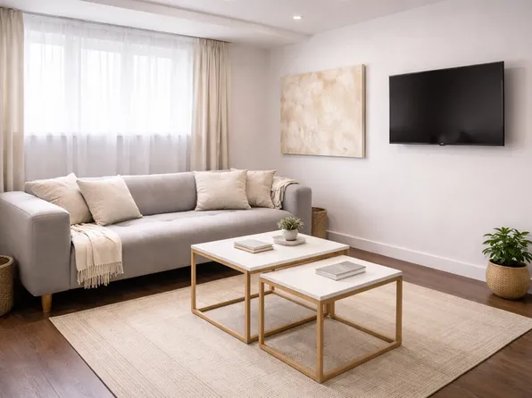 2173 Navaho Dr Unit B, Ottawa, ON K2C 0V3