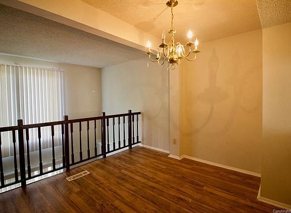 3rd image of 7301 Pebblestone Dr APT B