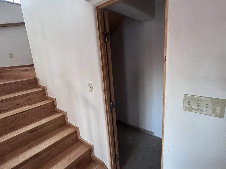 232 Valverde St — Photo 42