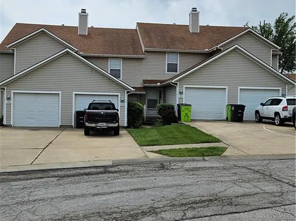109 Cambridge Meadows Dr, Belton, MO 64012