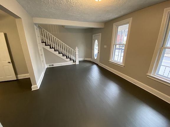 3rd image of 44 Clayton Ave