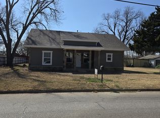 418 Magnolia St, Burkburnett, TX 76354