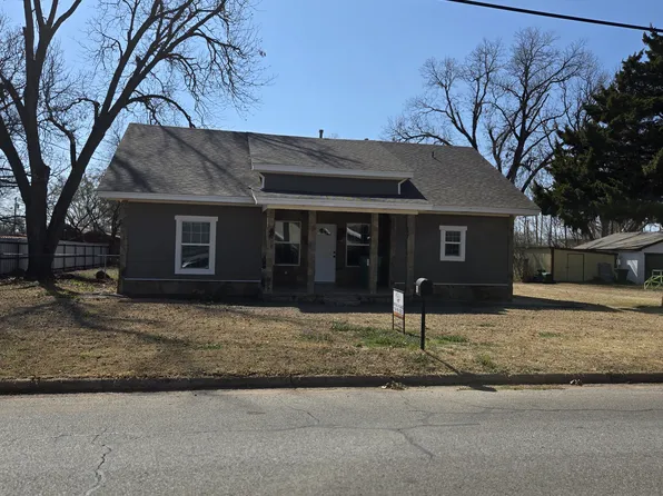 418 Magnolia St, Burkburnett, TX 76354