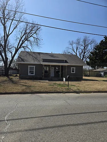 418 Magnolia St Photo 1