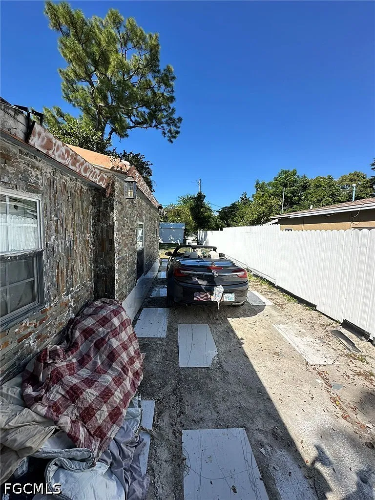 1 bed, 2.0 bath, 500 sqft, $1,390 — Photo 4