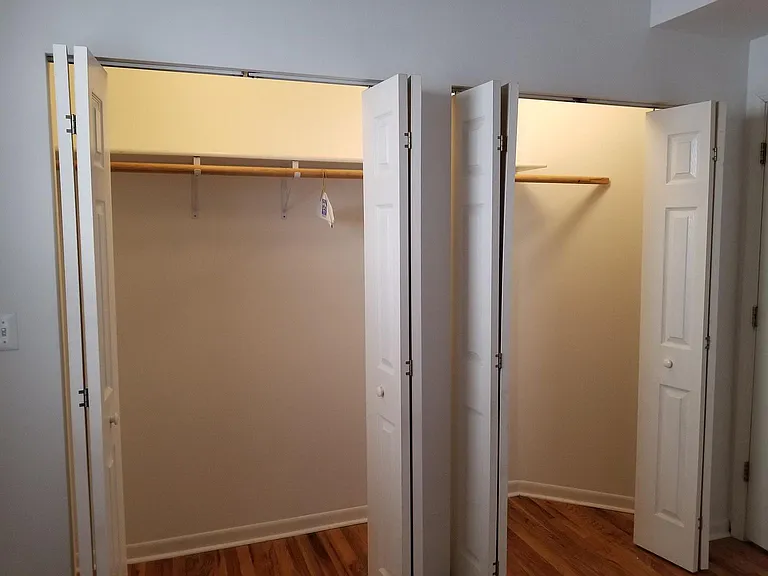 1069 N Hermitage Ave #3 — Photo 9