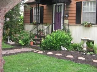 621 E Meadowmere St, Springfield, MO 65807