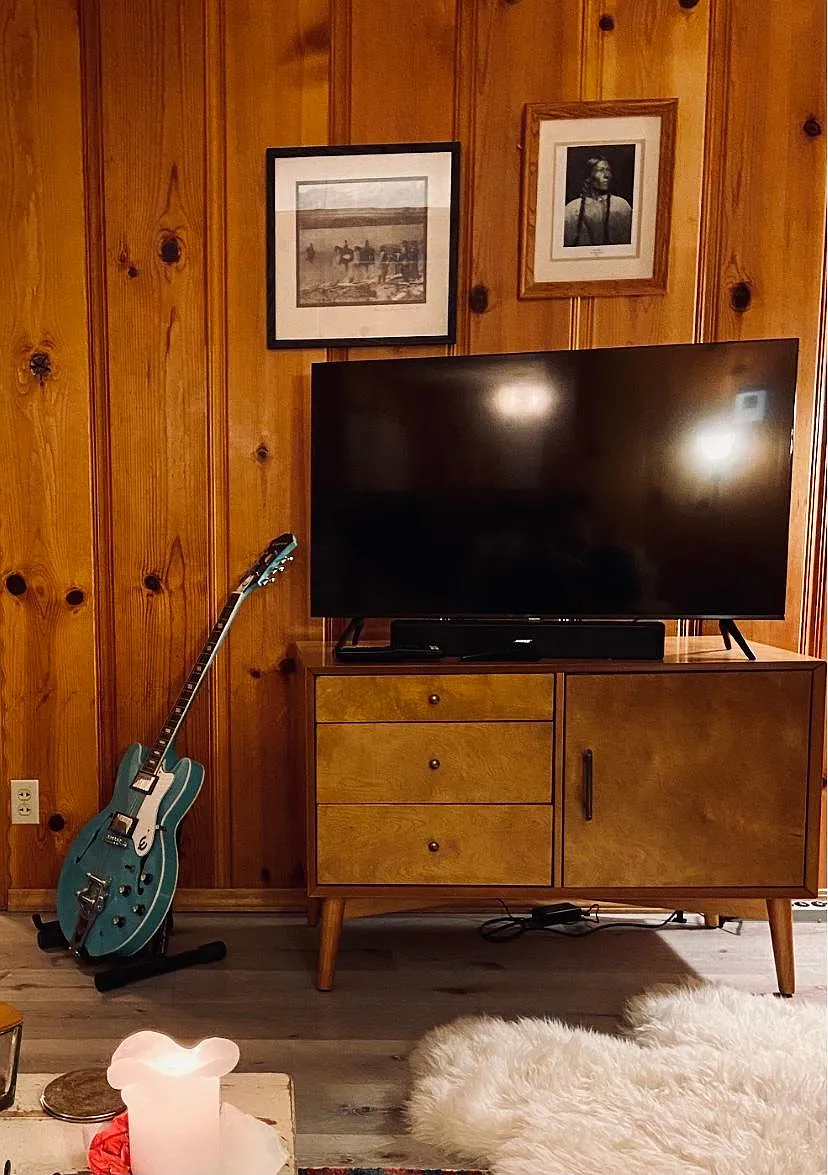 Front room area. - Cape Horn Rd