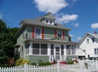 564 Center St, Elgin, IL 60120