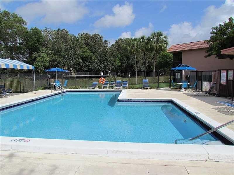 2nd image of 223 Lakeview Dr