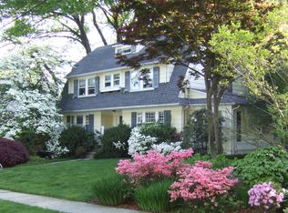 498 Manor Ln, Pelham, NY 10803