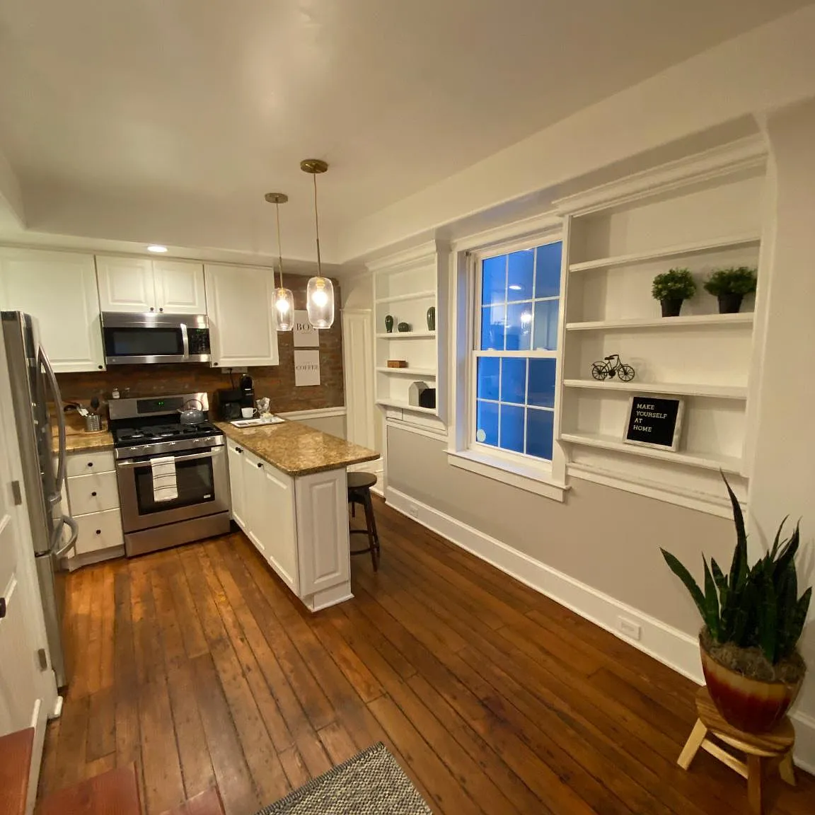 2 bed, 1.5 bath, 756 sqft, $2,400 — Photo 3