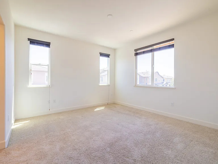 1673 Lee Way — Photo 10