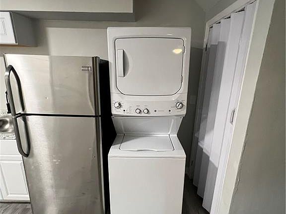 4th image of 755 Avenue 2 Ave #A