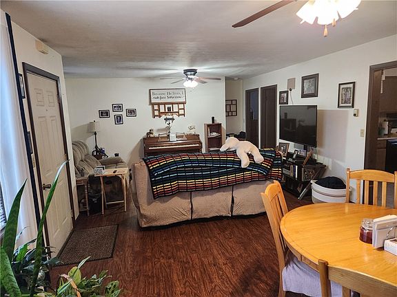3rd image of 75 Bernwood Dr