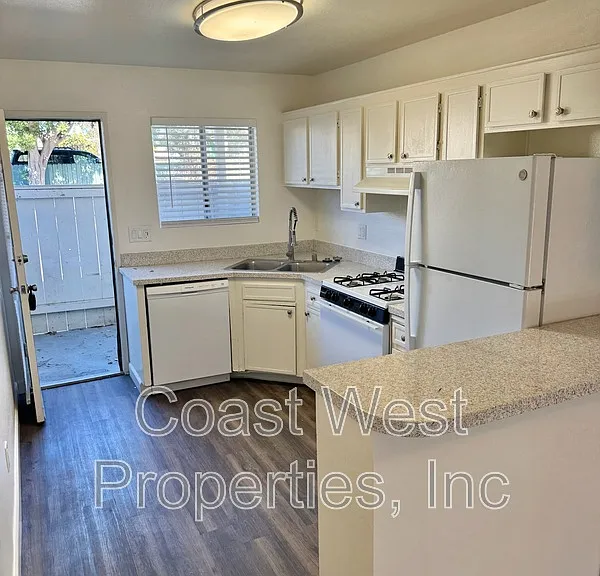 3551 Roosevelt St #C — Photo 3